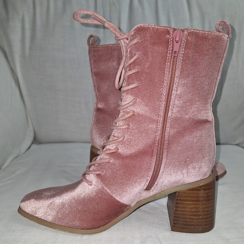 Crown & Ivy Sanna BLUSH PINK Velvet Lace Up Grandmacore Boots 6.5M Victorian - Picture 8 of 12